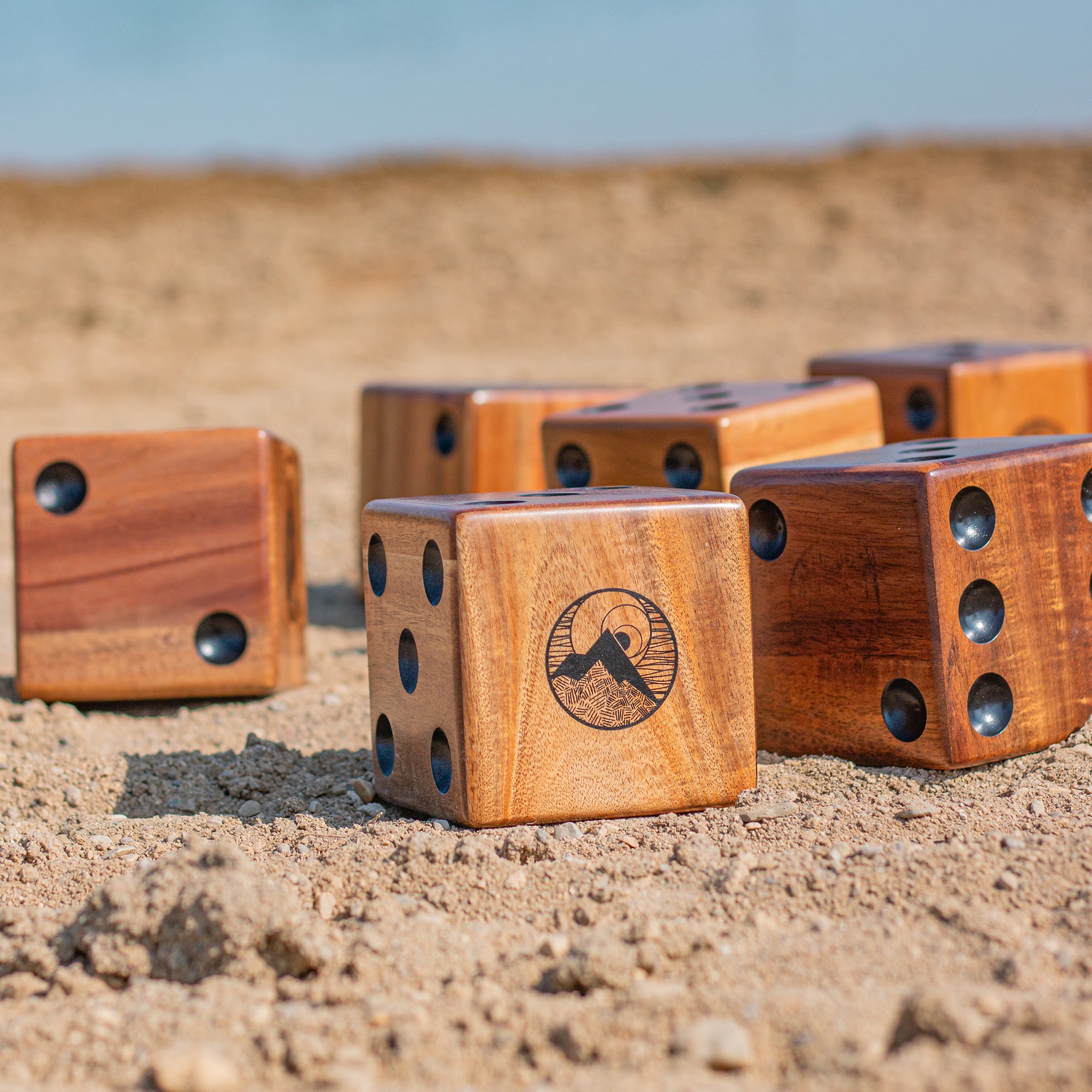 Acacia Gambler Mountain Dice