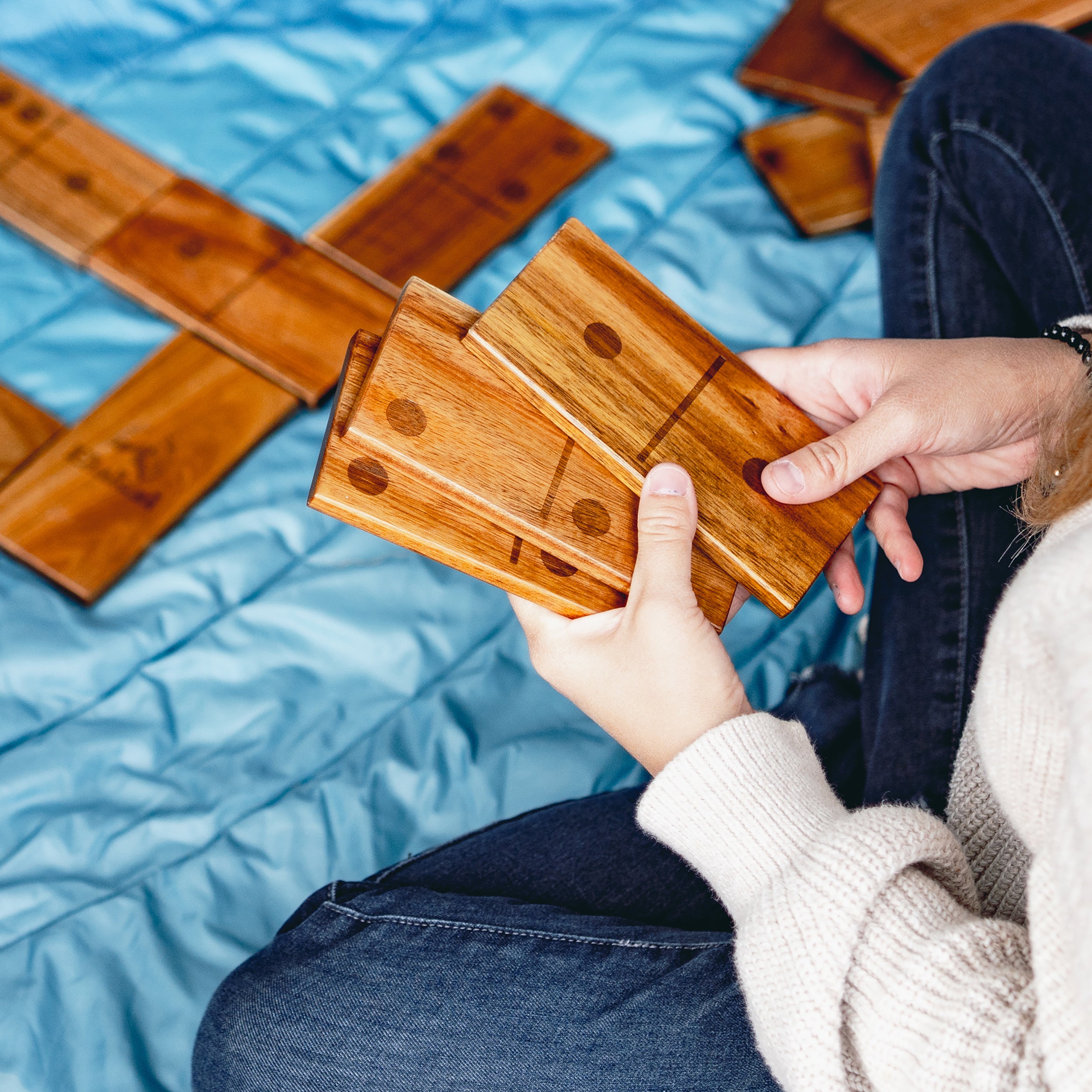 Acacia Valley Runner Dominoes Set